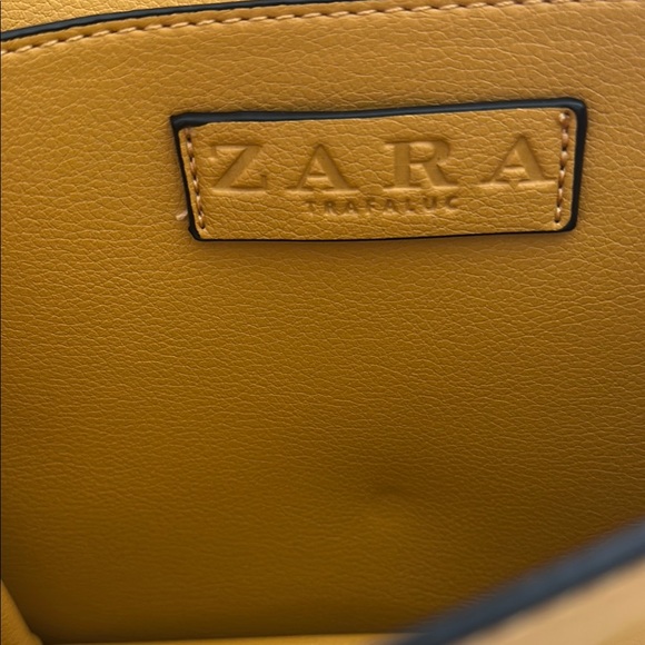 Zara Yellow Crossbody Bag with Elegant Tassel Accent NWOT - Picture 4 of 10